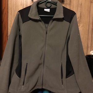 Women’s Columbia zip up